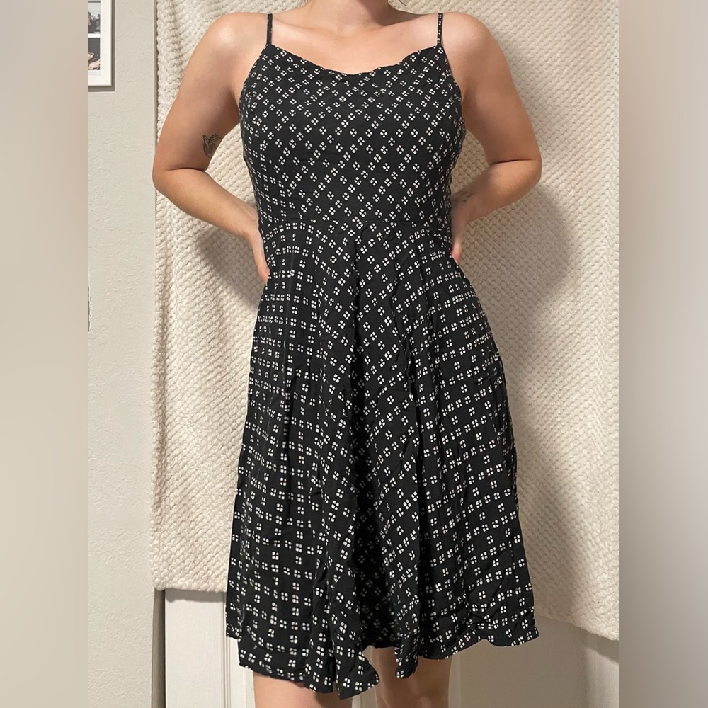 Black and white Old Navy sundress. Size medium. Could fit as a small.